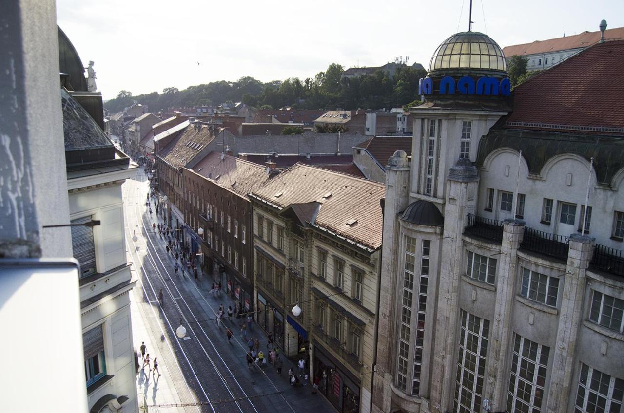 Studio Apartment With A View Of Ban Jelacic Square Zagreb Exterior photo